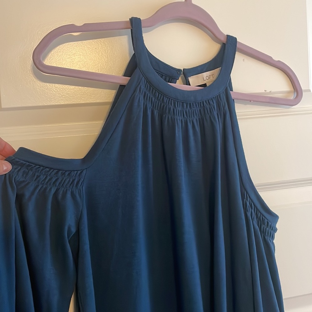 Loft cold-shoulder top Med - Picture 2 of 3